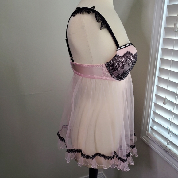 Victoria's Secret Chemise - Picture 10 of 11